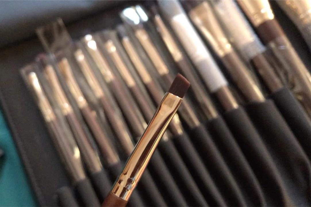 Professional makeup brush set with makeup bag. Includes Brushes for Contouring, Highlighting, Eyeshadow, Foundation & More. 15 Pcs Wool makeup brush