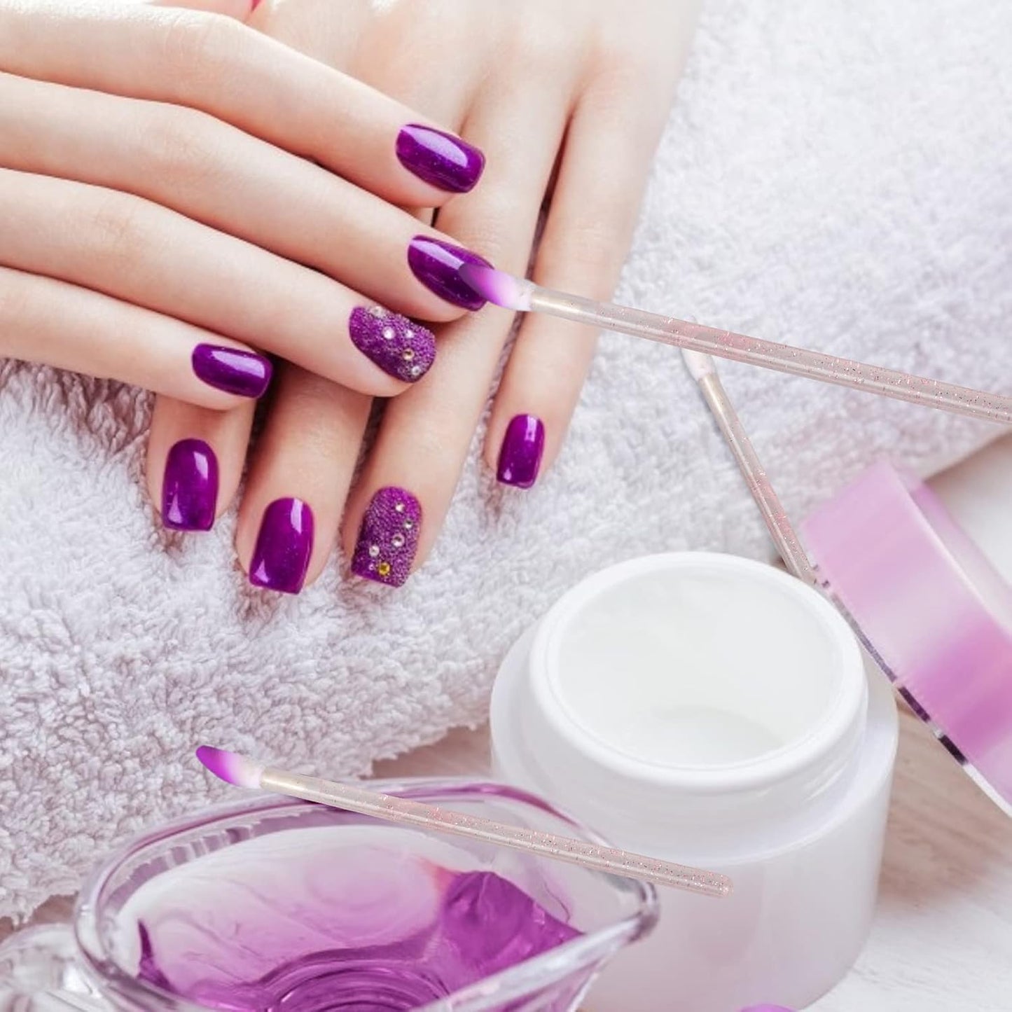 G2PLUS 100PCS Glitter Crystal Lip Brush, Disposable Lip Brushes, Lip Gloss Applicators,Lip Gloss Wands Applicator Perfect Makeup Tool Kits (Pink)